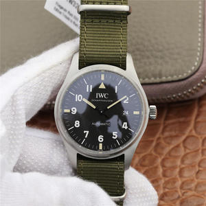 M + IWC Mark 18 Pilot's Watch "Tribute to Mark 11" Special Edition IW 327007. ساعة رجالية بسوار حريري ميكانيكية أوتوماتيكية