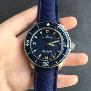 En af de 50 blå artefakter af Blancpain i N fabrikken, størrelse 45X15.5mm, 2836 automatisk mekanisk bevægelse