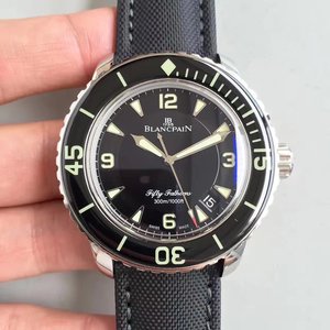 ZF Blancpain 50?/50 Søg ZF Blancpain 50? Ultimate version leveret, leveres med et par rem spænde, to skruetrækkere og to øre skruer