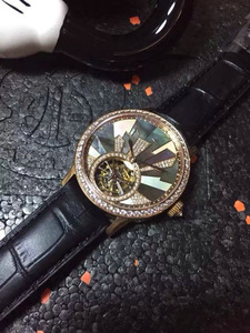 Uno a una imitación de precisión Jaeger-LeCoultre serie de citas de las mujeres tourbillon mecánico manual de bobinado mecánico color nácar literal diamante incrustado reloj de cinturón