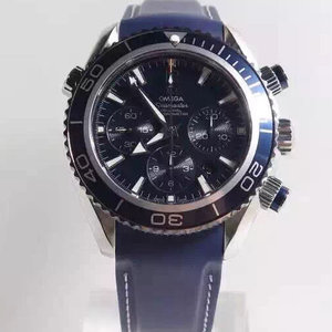 Omega Seamaster Cosmic Ocean Chronograph, montre mécanique pour hommes de 45,5 mm de diamètre.