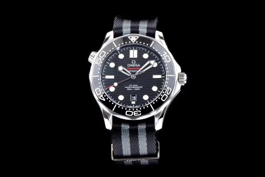 VS Factory Omega Seamaster Series 300m 42MM Diving Watch Canvas Horloge. - Klik op de afbeelding om het venster te sluiten
