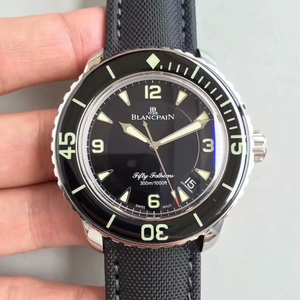 ZF fabriksgraverad hög imitation Blancpain 50-serie 5015-1130-52 mekanisk klocka en till en