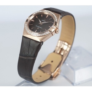 Omega Constellation Double Eagle Series Diamond 18K Rose Gold Ladies Quartz Watch Black Leather Strap Swiss Original Quartz Movement Hong Kong Assembly